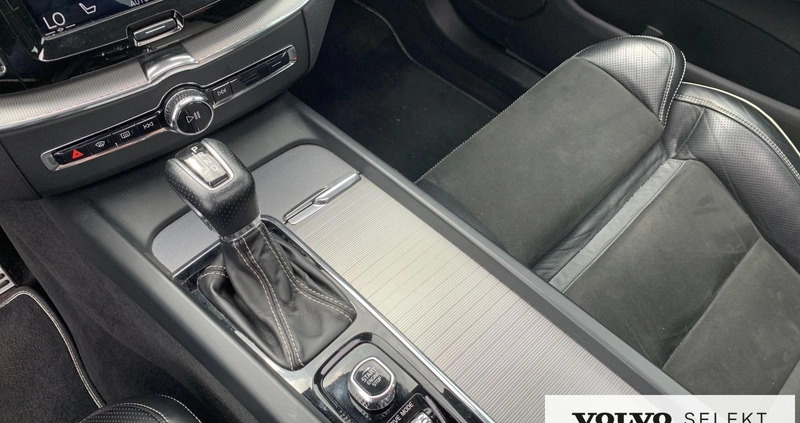 Volvo XC 60 cena 139900 przebieg: 140949, rok produkcji 2018 z Świnoujście małe 326